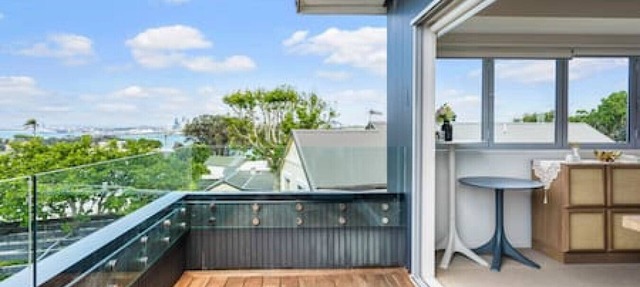 Coastal North Shore Getaway with Seaview