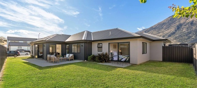 Comfort Meets Convenience | Family Home on Headley