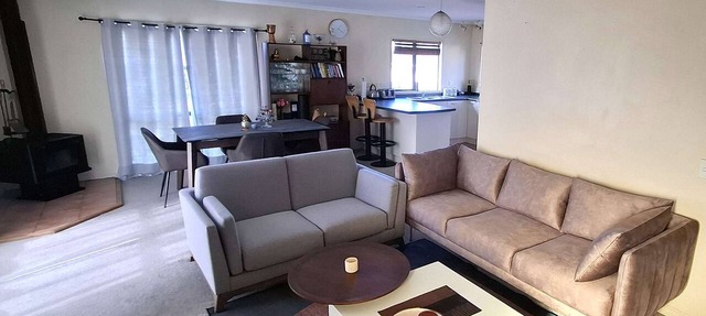 Comfortable 3BDR home is Central New Lynn