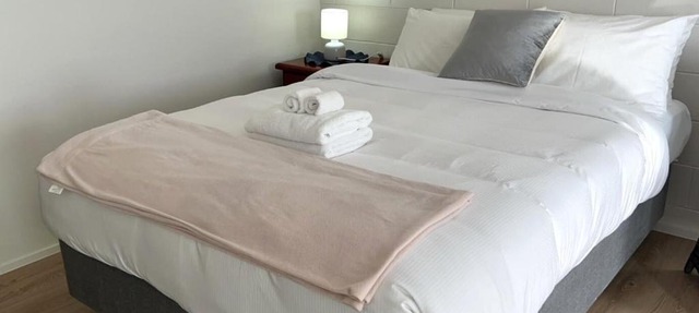Comfy and Modern Self Contained Studio in Epsom