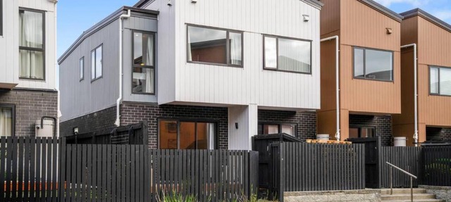 Contemporary Flat Bush Oasis - Parking and Air-Con