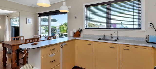 Coopers Kiwi Bach - Coopers Beach Holiday Home