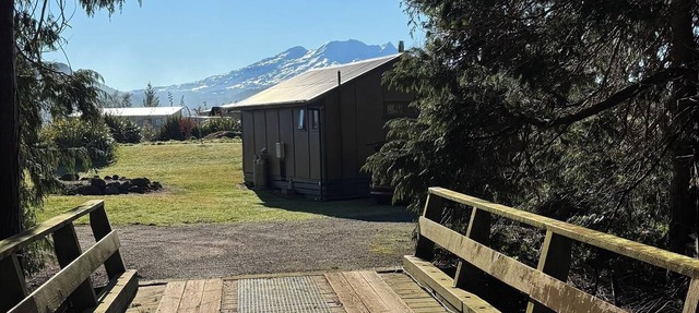 Cosy cottage with beautiful mountain view. Close to town and Carrot Park.
