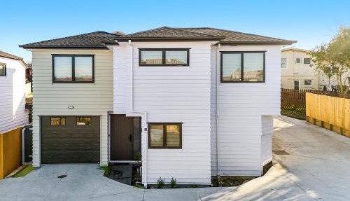 Daylight Dwell & Delight near Auckland Airport