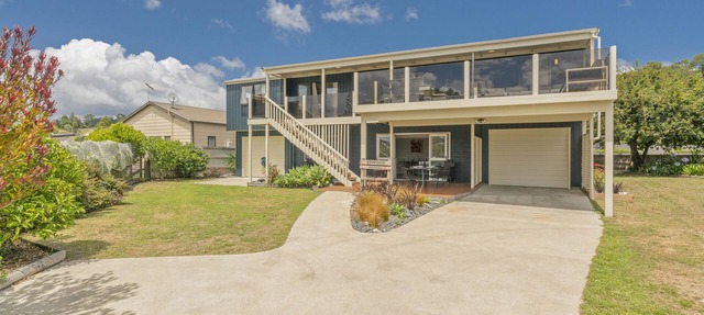 Daze Away - Cooks Beach Holiday Home