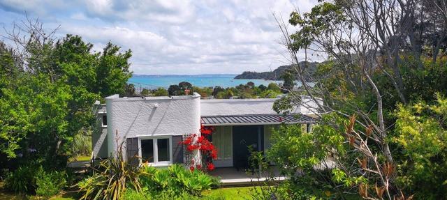 Deco Cottage - Position Perfect
