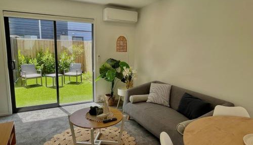 Delightful 1 Bed 1 Bath Suite