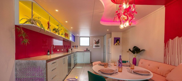 Designers dream apartment - views, pool & spa
