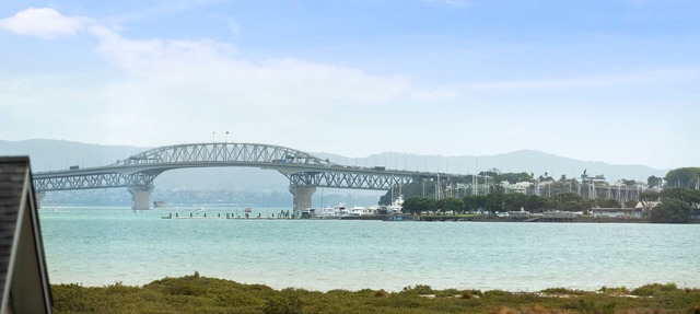 Devonport Beach Front Home w/Netflix & Nespresso