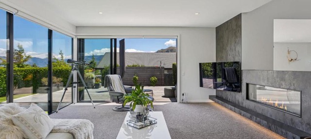 Diamond on the Peninsula
