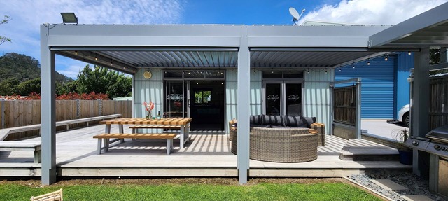 Dulop - private, modern and comfortable, great indoor/outdoor flow