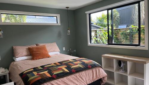 East Rock - Cosy Guesthouse in Kelvin Heights