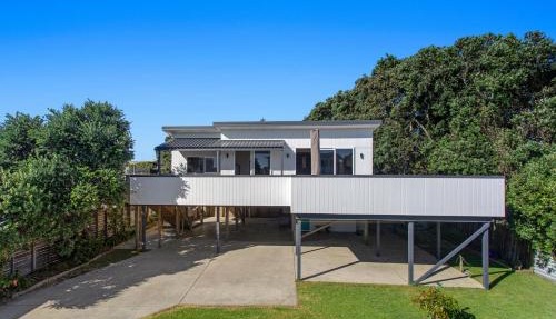 Elevated Beach Oasis - Ohope Beach Holiday Home