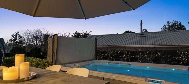 Epic Escape - Swim Spa, Redwoods, Sleeps 8