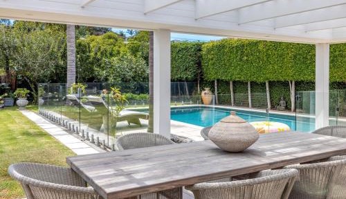 Esplanade Pool House - Coast and Country