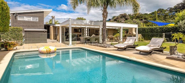 ESPLANADE POOL HOUSE | Coast and Country