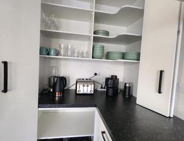 Evolve! Brand new home on Pioneer mins from PN CBD
