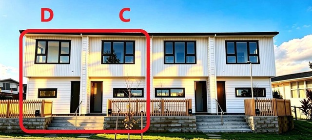 F AKL Airport 2 Neighbour Homes Sleeps 12