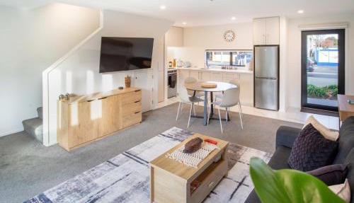 Family Stay Townhouse - EV Charger & Hagley Park