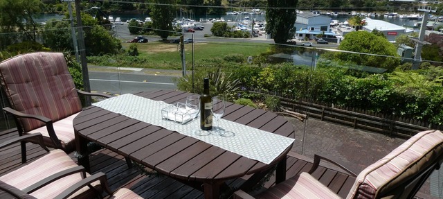 Fantastic panoramic views from River, Marina to Lake. Private & Close to Town.