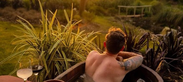 Fiery Peak Glampsite with wood-fired hot tub, stargazing, and plunge pool