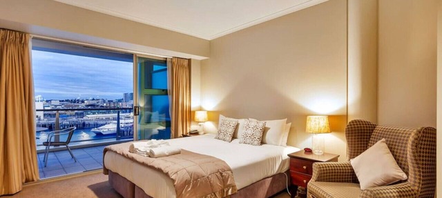 Floor-to-Ceiling Harbour Views On The Wharf
