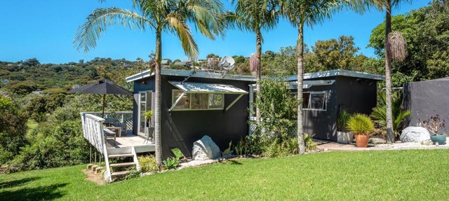 Four Palms Cottage - Onetangi Holiday Home