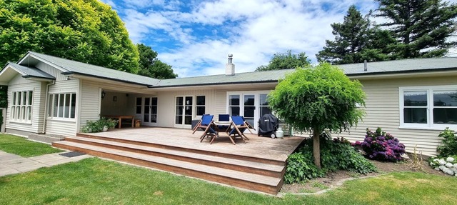 Great Private Family home on 6Ha with Pool - pets welcome on request