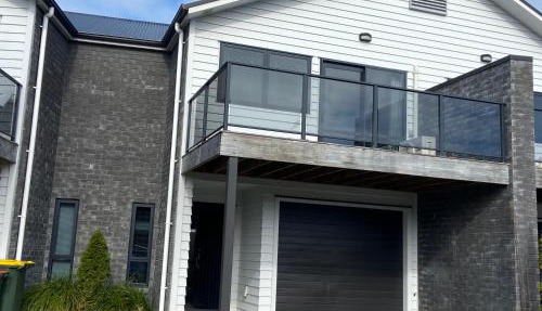 Hamilton Hospital Retreat - 2 Bedroom Townhouse Modern Warm Quiet