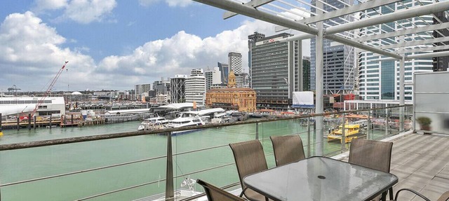 Harbour-Front 2-Bed · Iconic Shed 20 Princes Wharf
