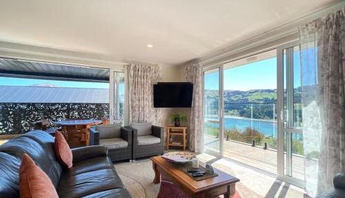 Harbour View - 3 Bedroom Retreat