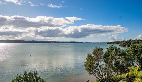 Harbour View - Westmere Holiday Apartment