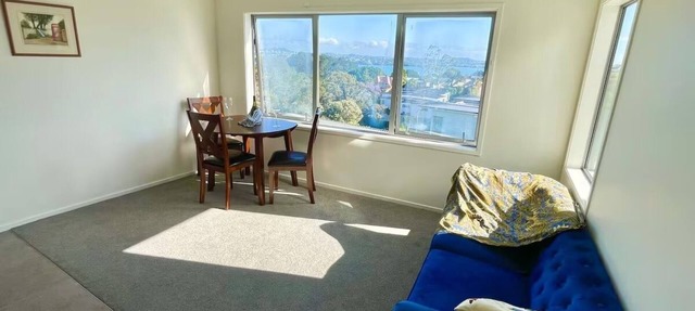 Harbour Views & City Lights – Peaceful 2BR Retreat
