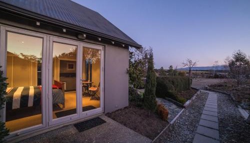 hawea river retreat