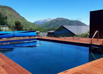 Heaven on Noble - Swimming Pool - Luxury Family Home