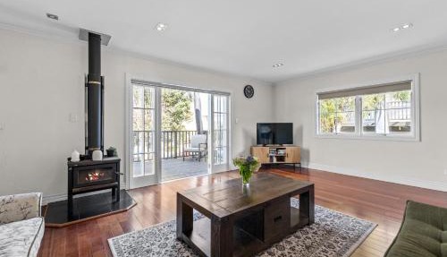 Heritage Charm - New Plymouth Holiday Home