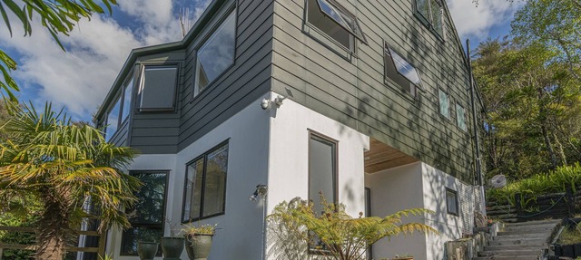 Hillside Haven - Tairua Holiday Home