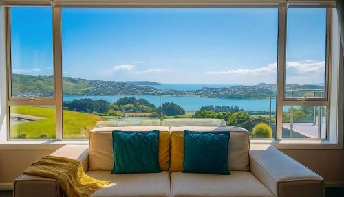 Hilltop Ocean Hideaway - Aotea Wellington