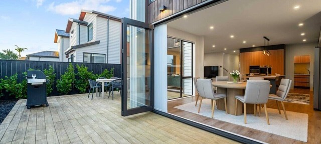 Hobsonville Family 5BR Sanctuary with Waterviews