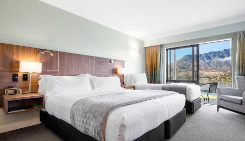 Holiday Inn Queenstown Frankton Road by IHG