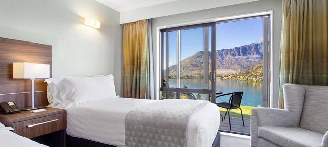 Holiday Inn Queenstown Frankton Road by IHG