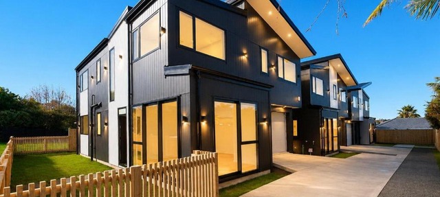 Howick New Builds, Walk to Shops