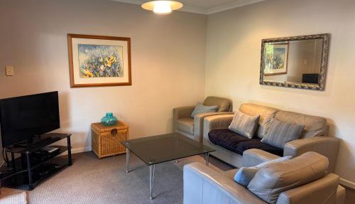 Inner City Picton Apartment!