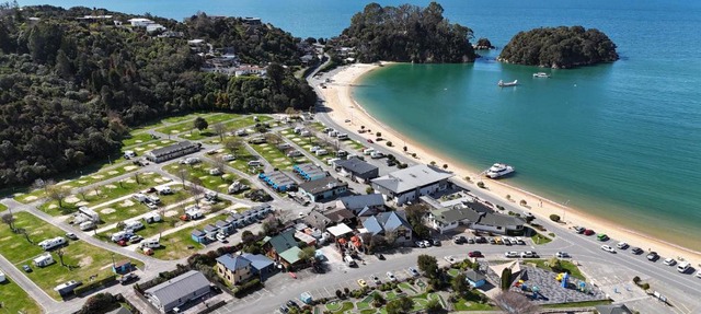 Kaiteriteri Recreation Reserve Cabins