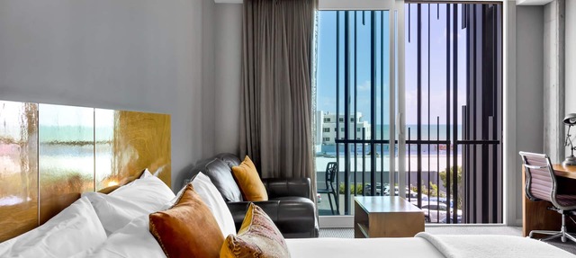 King and Queen Hotel Suites