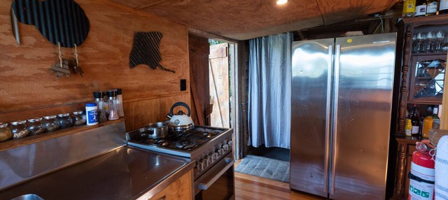 'KIWI LODGE' - a beautiful, secluded rustic cabin