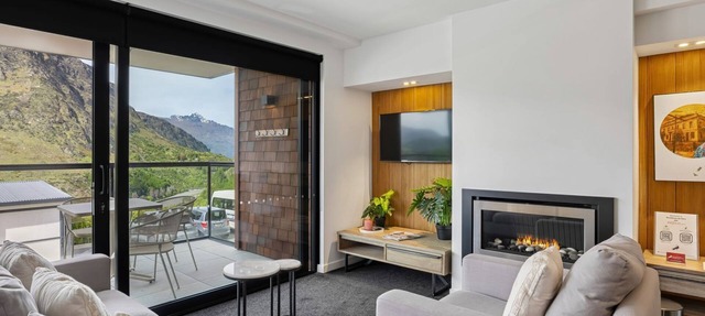 Kiwi Studio Apartment minutes from Coronet Peak