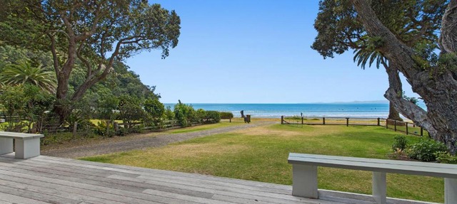 Kohi Point - Ohope Beachfront Holiday Home