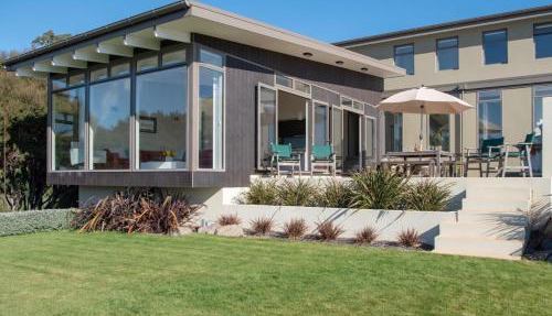 Kotare Point Paradise - Akaroa Holiday Home