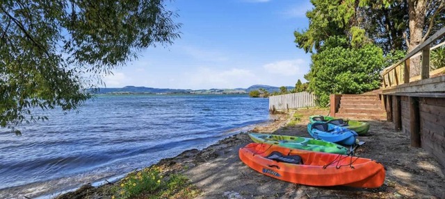 Koutu Hideaway By The Lake with Kayaks